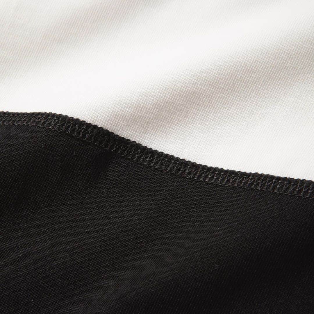 Jackmanさんのインスタグラム写真 - (JackmanInstagram)「「DETAILS」﻿﻿﻿﻿ ﻿﻿﻿﻿ •flat seam stitching for border pattern﻿ •two seams and four seams﻿ •mercerized cotton ﻿﻿ ﻿ •••﻿﻿﻿ Jackman ﻿﻿﻿ Business hours: 11am-7pm﻿﻿﻿﻿﻿﻿ Day off: Monday and Tuesday ﻿﻿﻿ Address: 2-20-5 Ebisu-minami, Shibuya-ku, Tokyo﻿﻿﻿﻿﻿﻿ Phone: 03-5773-5916﻿﻿﻿﻿﻿﻿ •••﻿﻿﻿ ﻿ #jackman_official #factorybrand #madeinjapan #madeinfukui #bordertee #flatseam #jm5940」6月18日 22時27分 - jackman_official