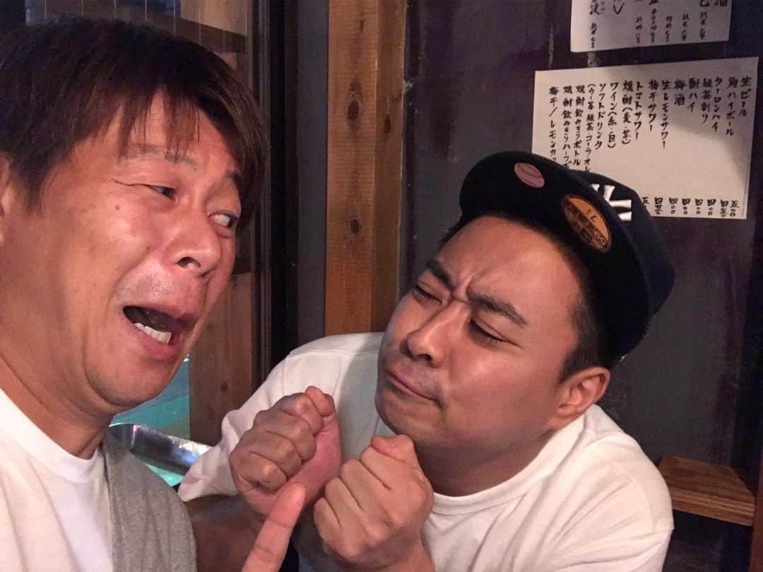 ロッシーさんのインスタグラム写真 - (ロッシーInstagram)「「ロッシーのたまご」 RaMu ちゃん！ご指導ありがとうございます！！ めちゃくちゃめちゃくちゃ楽しかった！ 感謝感謝！モンハンデビューしちゃた！！ ありがとう！ みんな！今日から、 ロシ狩人です！ あ、 大狸ぽんぽこ も、コメントお付き合いありがとう！  https://www.openrec.tv/live/p2zjdl51nzw  #ロッシーのたまご #OPENREC.tv  #オープンレック #モンスターハンター #モンハン #RaMu ちゃん #大狸ぽんぽこ #野性爆弾 #ロッシー #より。 #ロシ写真」6月18日 22時20分 - yaseibakudan_rossy