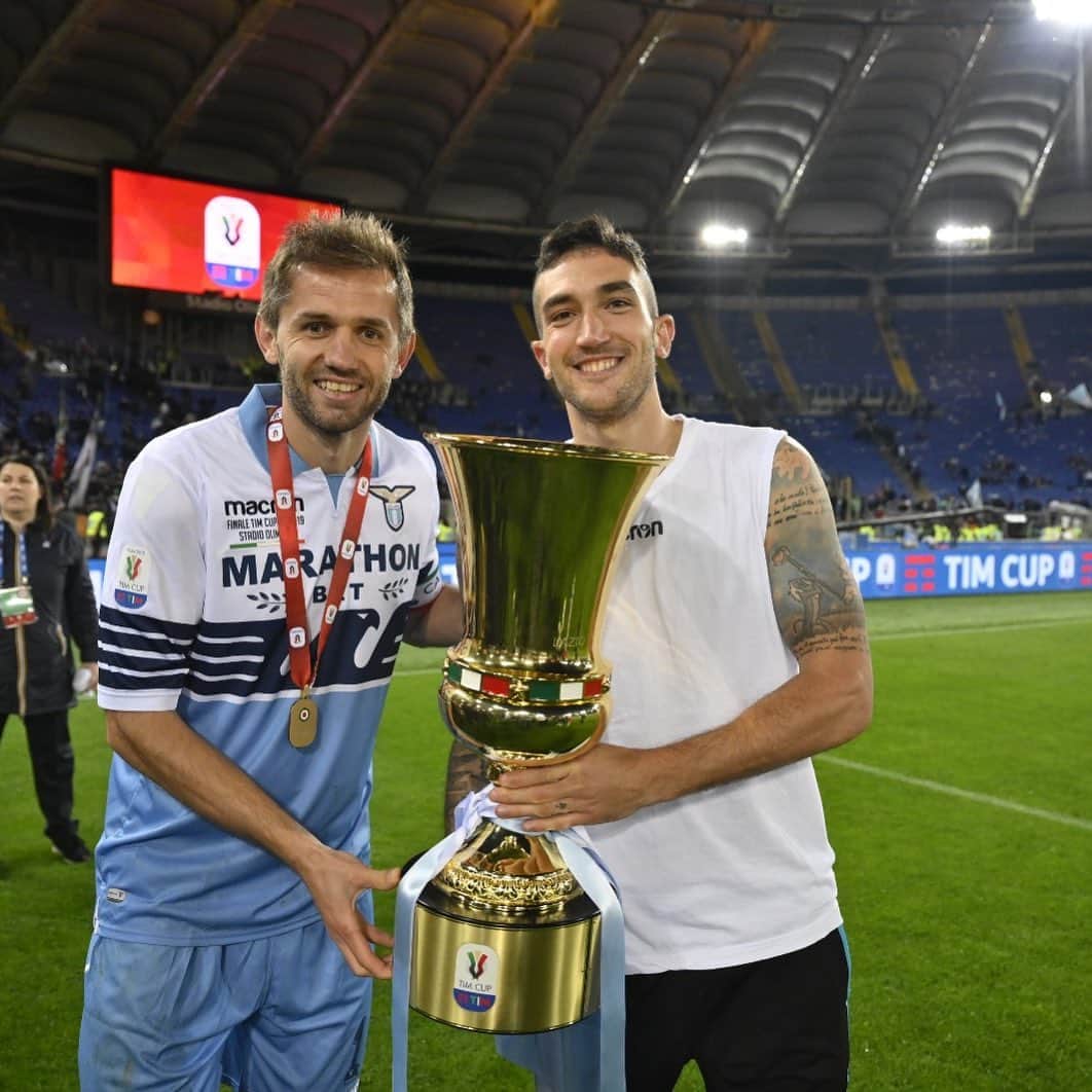 ダニロ・カタルディのインスタグラム：「Yessssss,Captain🏆 #memories」