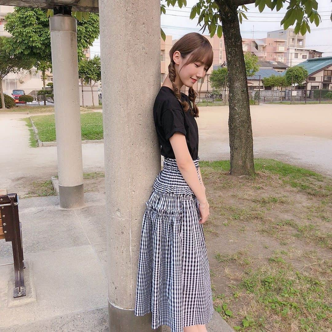 田中菜津美さんのインスタグラム写真 - (田中菜津美Instagram)「最近買ったこのスカートが とっても合わせやすくて使える💕👍🏻 . Tシャツもシンプルだけど 背中のロゴ可愛くてお気に入り😽 . お洋服タグ付けしてます🏷 #ootd #スナイデル #ジルスチュアート  #私服 #fashion #コーデ #coordinate #tシャツ #skirt #snidel」6月18日 22時22分 - natsumitanaka_0810