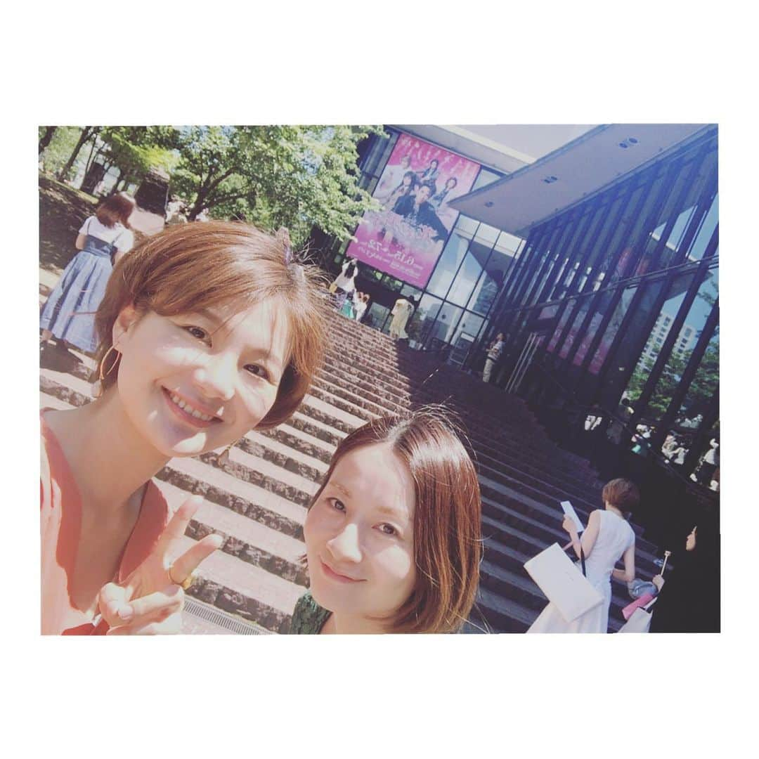 桜帆ゆかりさんのインスタグラム写真 - (桜帆ゆかりInstagram)「ときめきと甘いものでpower charge🥰❤️❤️ 楽しくて、ほんとあっという間🤩✨ . . 道明寺ってあんなに踊れるんだ🕺💃🌹うん、かっこよい！笑笑 さすが宝塚💓👏 . . . . . #花より男子  #赤坂ACTシアター  といえば  #このポスターでしょ  #一緒に観た宝塚初心者の職場のお姉さまが  #ビックを  #キーパーソン  と呼んでて笑ってしまった😂😂😂笑笑」6月18日 22時36分 - chahoroo93