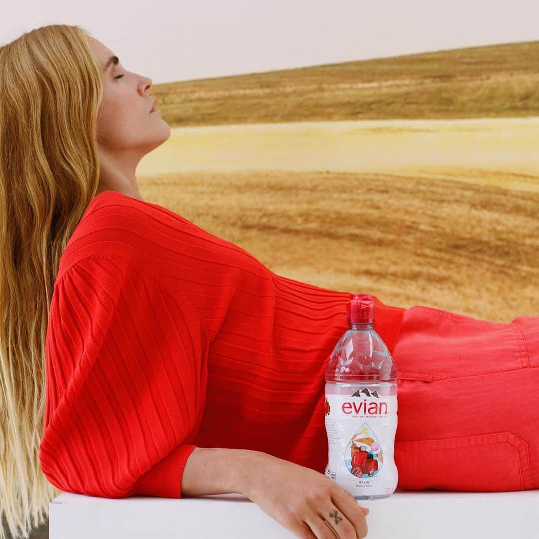 evianさんのインスタグラム写真 - (evianInstagram)「Discover evian drop by Blanca Miro @blancamiro ❤️ "I'm inspired by travelling without a guide book or any plans. With the feeling of hopping on a plane or train and being able to see the world without a return ticket. I think the best way to discover a new place is getting completely lost and letting go”. Which one is your favorite? #evian #eviandrop」6月18日 22時29分 - evianwater