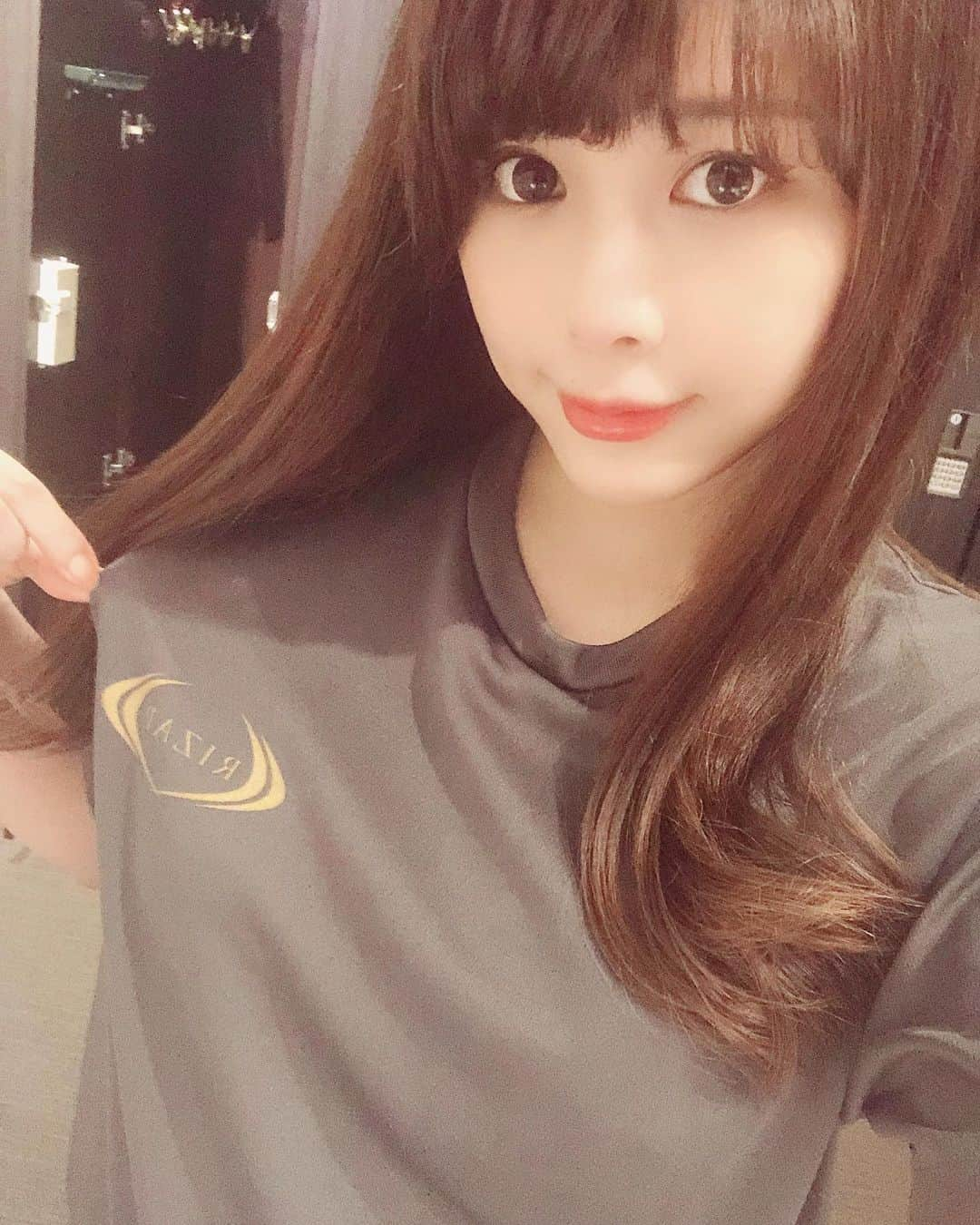 美馬怜子さんのインスタグラム写真 - (美馬怜子Instagram)「今日は有酸素運動と筋トレをセットにしてもらいました😊 妊娠中はできなかった動きが、今できてるってことがとても嬉しいです✨ 体重も、MAXよりは13キロ減したけれど、まだまだぁ😭 ライザップチームの皆さんが、たくさんの励ましをくださいます❣️ 数百グラムでもいいの、、、 また来週の測定の時、減っていてくださぁい🤣💕 . #産後ケア #産後ダイエット #美馬怜子 #信頼のジム #rizap @rizap_official」6月18日 22時29分 - mimaryoko