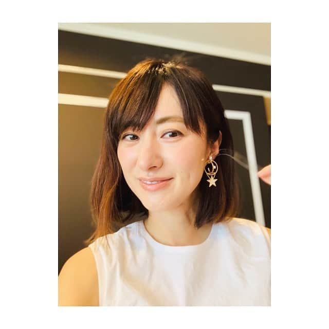 前田ゆかさんのインスタグラム写真 - (前田ゆかInstagram)「@rishdeco  リッシュちゃんのアクセサリー S/S展示会へ  種類が豊富にキラキラとまばゆい明るさと可愛らしさ✨  summer collection 新作のファンタジーな星に✨注目 でした！  前回購入したオープンハートのゆれるピアスのゴールドの色違いでシルバーもスタメン入り。 アシンメトリーでファッションに合わせやすい！  リッシュちゃんのアクセサリーは 元気でハッピーになれる✨✨✨ ・ のりちゃん、正子さんと一緒に！  #リシュデコ#アクセサリー#rishdeco #展示会#愉しく愉快なおしゃべり」6月18日 22時32分 - maeyuka