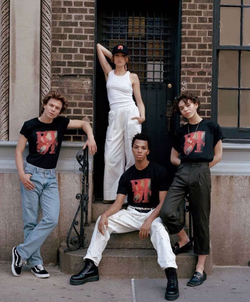 のインスタグラム：「Proud to present our @themarcjacobs #PRIDE collaboration with @lgbtcenternyc and #granfury honoring the 50th anniversary of The Stonewall Riots ❤️🧡💛💚💙💜🖤💘 #RIOT #stonewall69 #themarcjacobsxgranfuryxthecenter #instoresnow #charitytee! (There’s also a tote, a hat and #condoms 💁🏻‍♀️)」