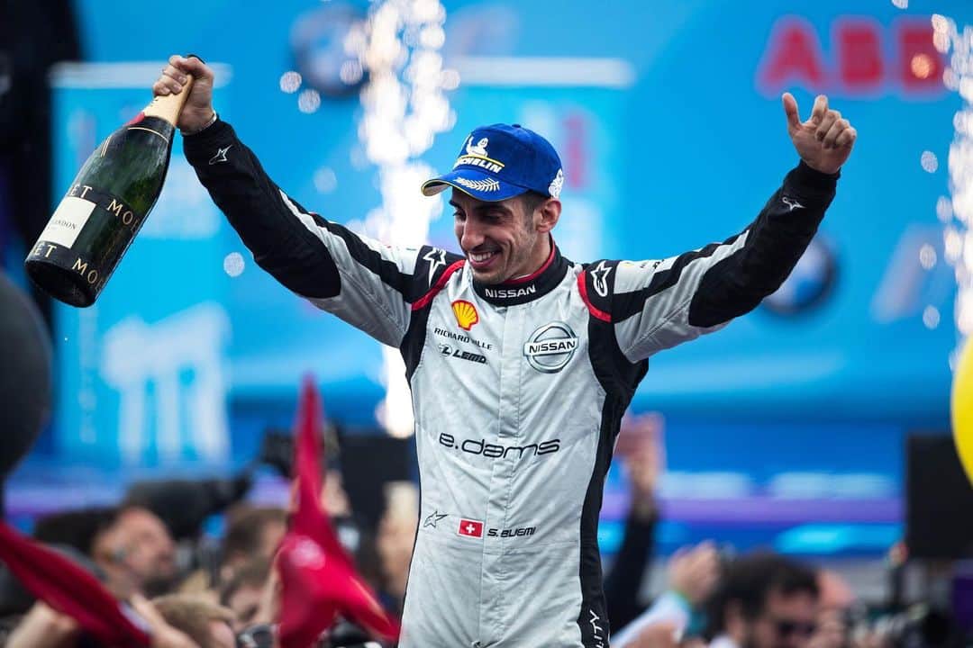 Nissanさんのインスタグラム写真 - (NissanInstagram)「He scored a podium in Germany and now #Nissanedams racer @sebastien_buemi is hunting for more on home turf at the #BernEPrix in Switzerland. ⚡️🏎 #NissanFormulaE #NISMO」6月18日 22時42分 - nissan