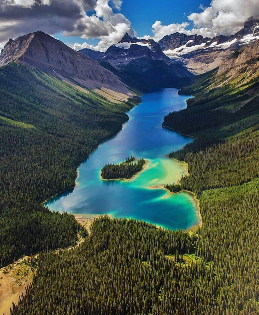 Wonderful Placesさんのインスタグラム写真 - (Wonderful PlacesInstagram)「Canadian Rockies ✨❤️❤️❤️✨ Picture by ✨@denemiles✨ follow her beautiful feed!!!! ✨@denemiles ✨ . #wonderful_places for a feature ❤️」6月18日 22時50分 - wonderful_places