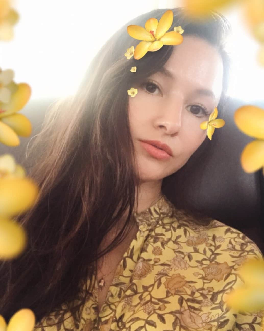 橋本麗香のインスタグラム：「ダークヘアを夏仕様にカラーチェンジしました💫🌕💫 ハイライトで重さを取った透け感ヘアが気に入っております🌟👯‍♀️🌟 ． 🙏🏻😇 @kakimotoarms_aoyama_official  @colorist_kijima_kenji」