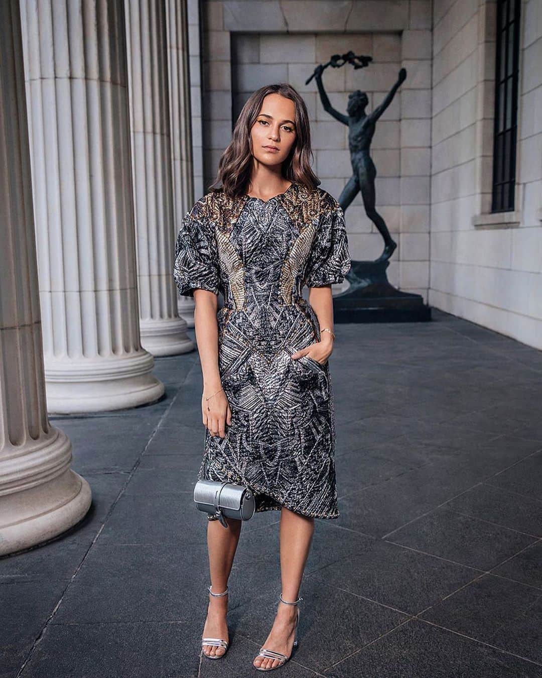 アリシア・ヴィキャンデルのインスタグラム：「Alicia at the opening of the new Louis Vuitton exhibition at the Pushkin State Museum of Fine Arts in Moscow.」