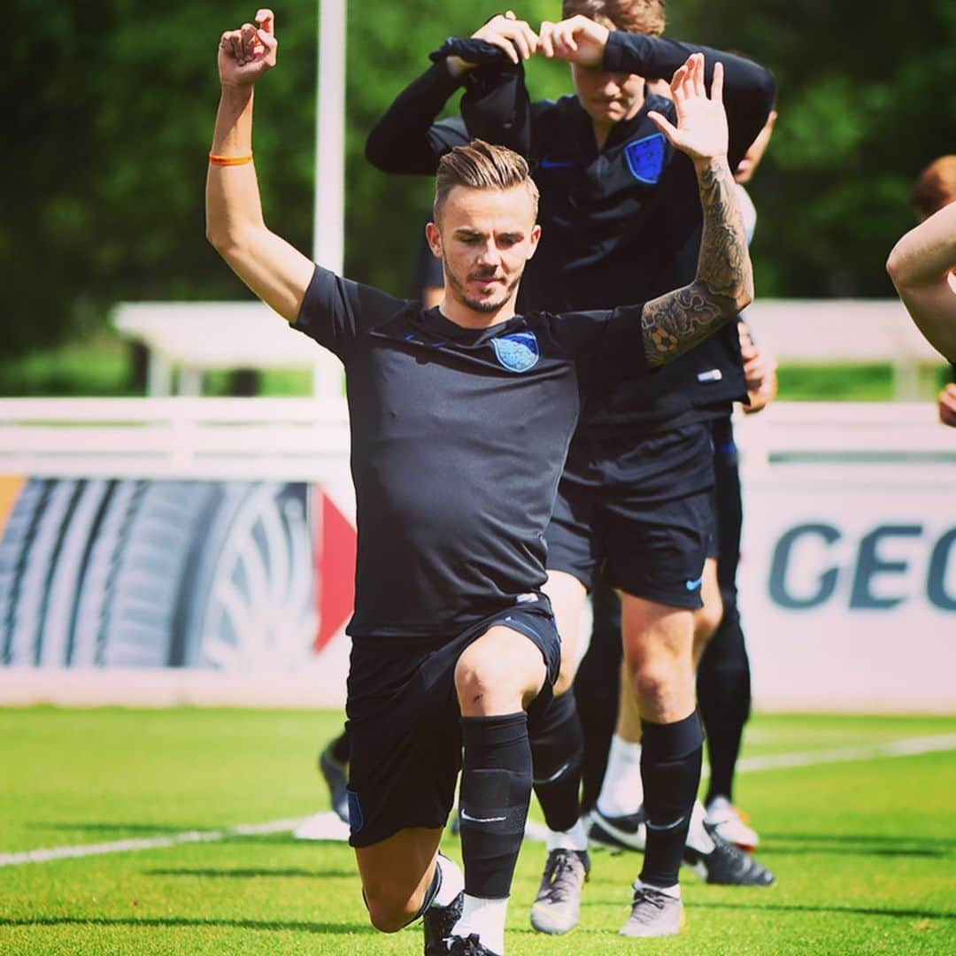 プレミアリーグさんのインスタグラム写真 - (プレミアリーグInstagram)「Preparation ✅ . @england’s #YoungLions are ready for their #U21EURO opener against France . #ENGFRA #PL #premierleague」6月18日 23時25分 - premierleague