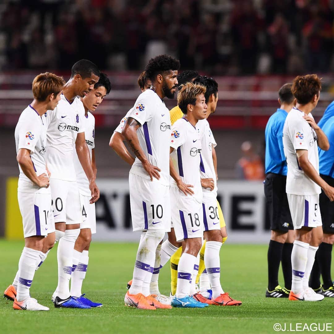 サンフレッチェ広島さんのインスタグラム写真 - (サンフレッチェ広島Instagram)「⚽AFCチャンピオンズリーグ ラウンド16 第1戦　試合結果⚽ 鹿島アントラーズ　1-0サンフレッチェ広島　 前半：1-0 後半：0-0  アウェイでの平日ナイトゲームながらも、たくさんのご声援ありがとうございました。  今日の悔しさは、必ず、ホームで晴らします❗  #sanfrecce #ICHIGAN」6月18日 23時31分 - sanfrecce.official