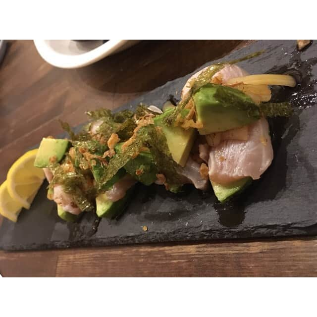 佐々木みえさんのインスタグラム写真 - (佐々木みえInstagram)「今日は 鶏mottoでお食事(*≧∀≦*) つくねカツの盛り合わせ タルタルのが1番美味しかった^ ^ アボカド大好きだから アボカドと胸肉のチーズ炙りは ペロリと食べちゃった。 鶏塩レモンアヒージョ🍋 パネチキン めちゃくちゃ美味しかった！！ 鶏mottoで検索してね!  Casting By @woomy.restaurant  #鶏 #飲み放題 #肉があれば何もいらない #居酒屋 #晩御飯 #デリスタグラマー #お腹いっぱい #食べて痩せる #晩ご飯 #晩ごはん #ダイエットは明日から#鶏motto #パネチキン  #パネチキン大阪」6月18日 23時47分 - ruby.sasamin