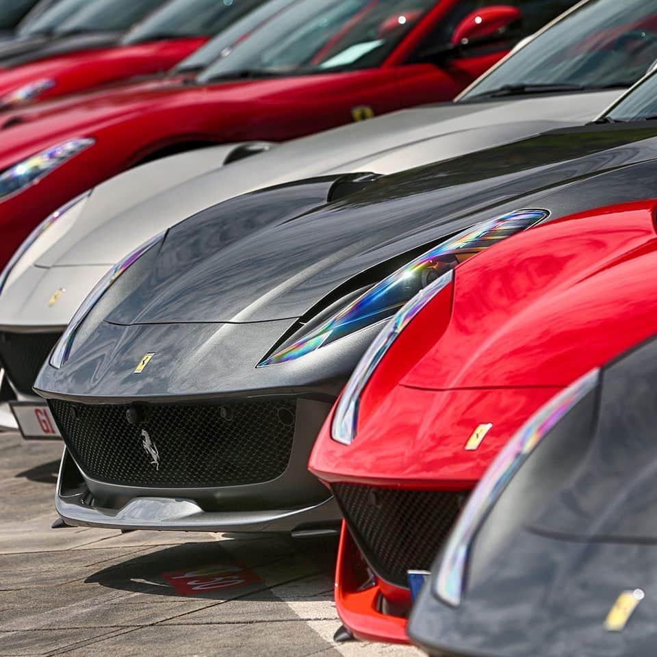 フェラーリさんのインスタグラム写真 - (フェラーリInstagram)「Stunning #Capri was the kick-off location for the #FerrariCavalcade 2019. Incredible models graced the exquisite Mediterranean island for an event centered on a passion for luxury automobiles. #Ferrari」6月19日 0時00分 - ferrari