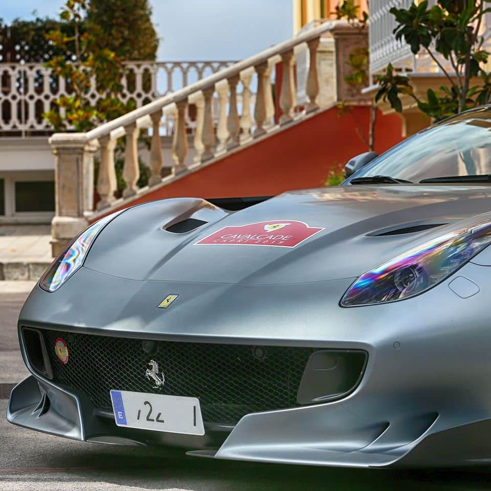 フェラーリさんのインスタグラム写真 - (フェラーリInstagram)「Stunning #Capri was the kick-off location for the #FerrariCavalcade 2019. Incredible models graced the exquisite Mediterranean island for an event centered on a passion for luxury automobiles. #Ferrari」6月19日 0時00分 - ferrari