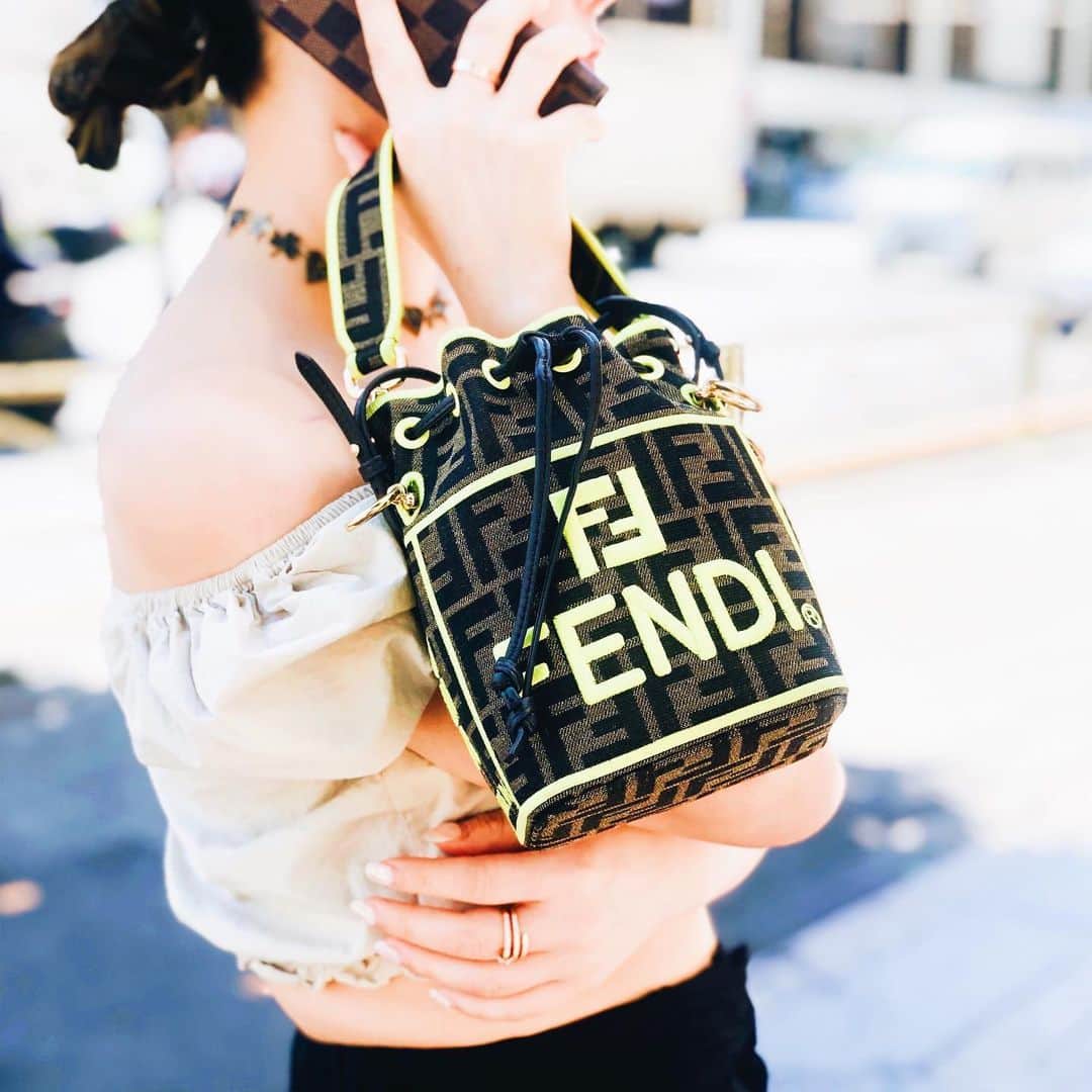 クリスティン・ウェイのインスタグラム：「My boom #fendi #fashion #fashionbag #bag #フェンディ #かわいい #cwfashion #cwfashion #クリスティンウェイ #christinewei #FendiRomaAmor」