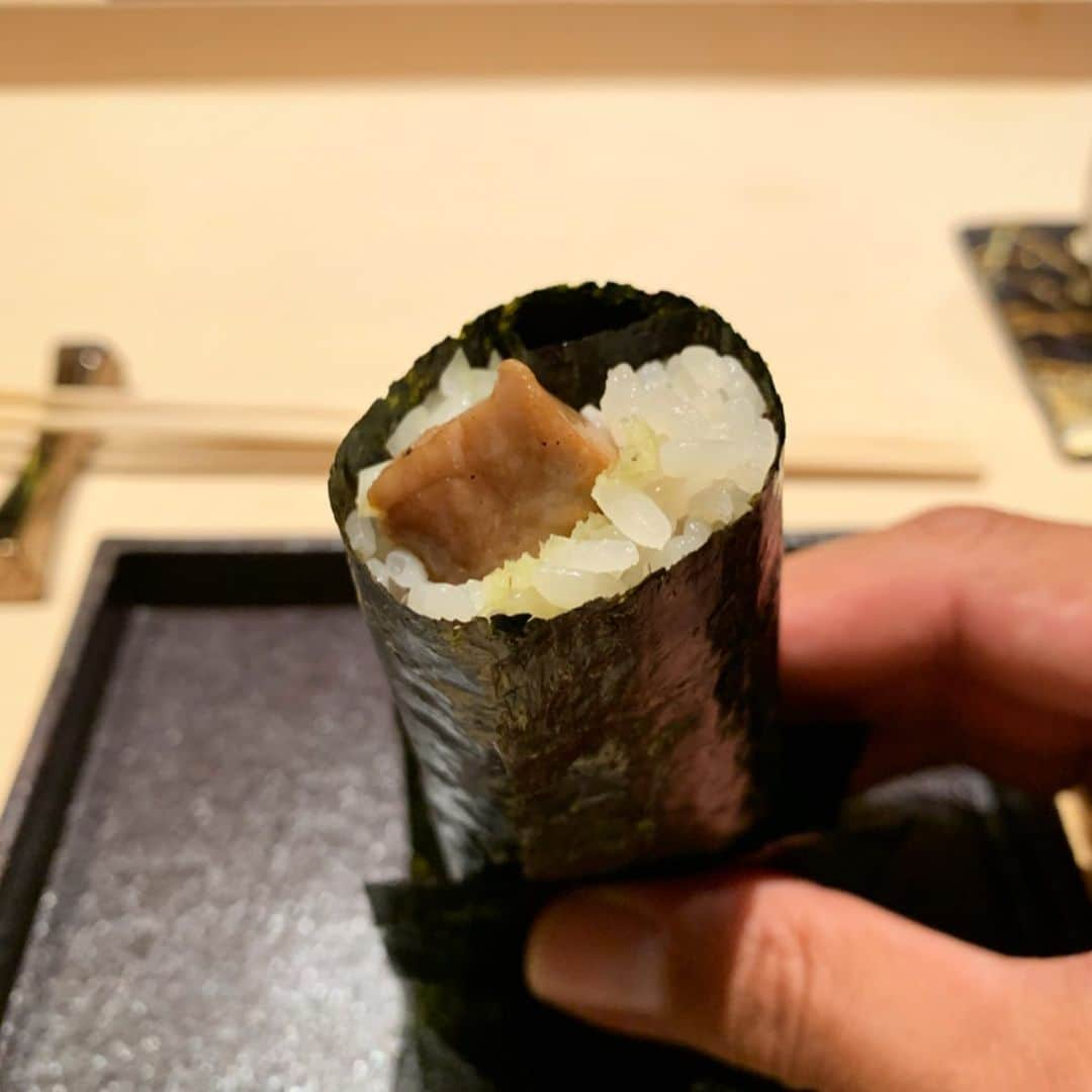 SHUHEI.Kさんのインスタグラム写真 - (SHUHEI.KInstagram)「今しか食べれない10枚重ねの新子（しんこ）。 今まで食べた新子の中でも1番小さかった！ マグロはもちろん、新子の仕入れでお寿司屋さんの意気込み感じますよね！ 小野スペシャルも美味でした！」6月19日 0時21分 - kamishu14