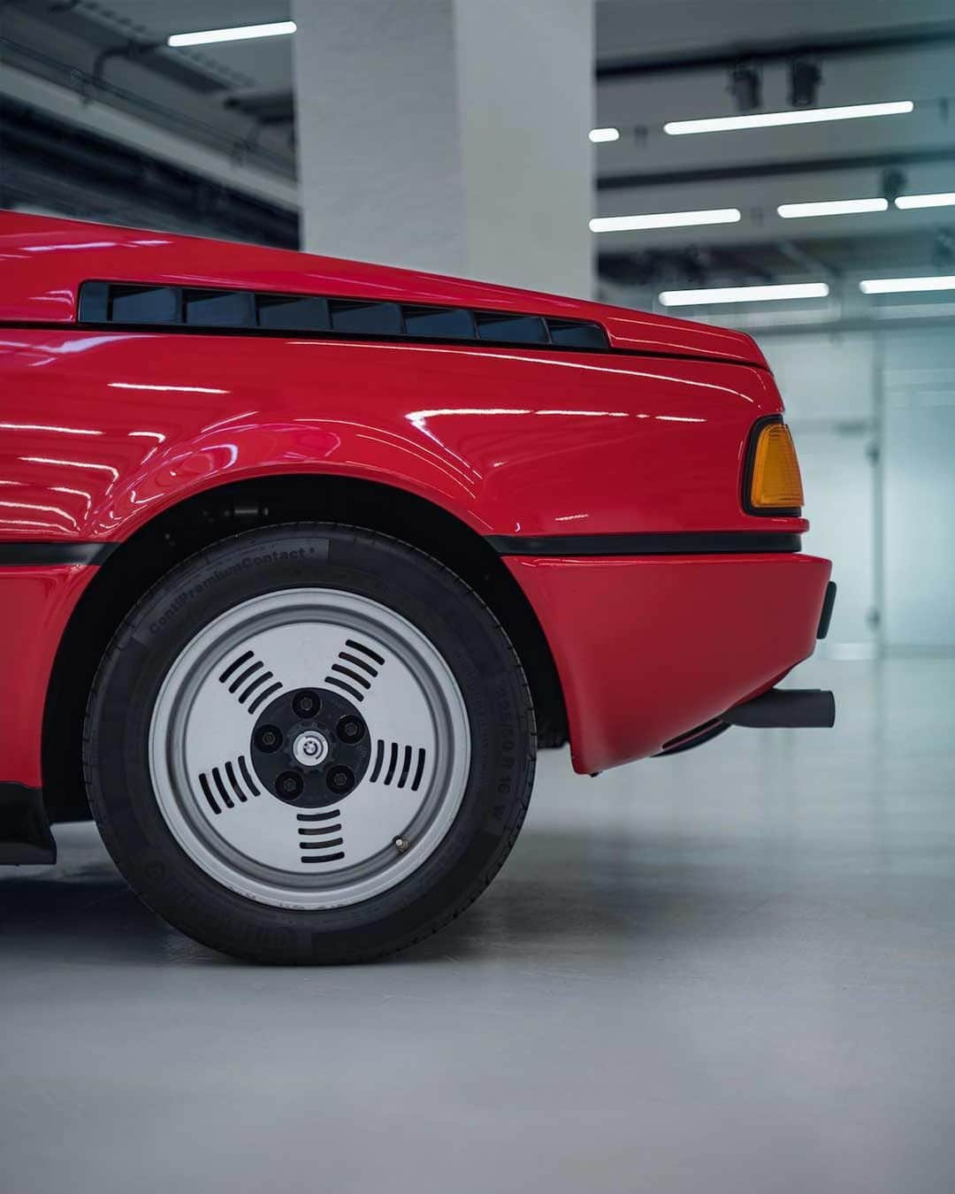 BMWさんのインスタグラム写真 - (BMWInstagram)「Perfect details of the past are still stunning. The BMW M1.  #BMW #M1 #BMWM @BMWM @bmwclassic」6月19日 0時21分 - bmw