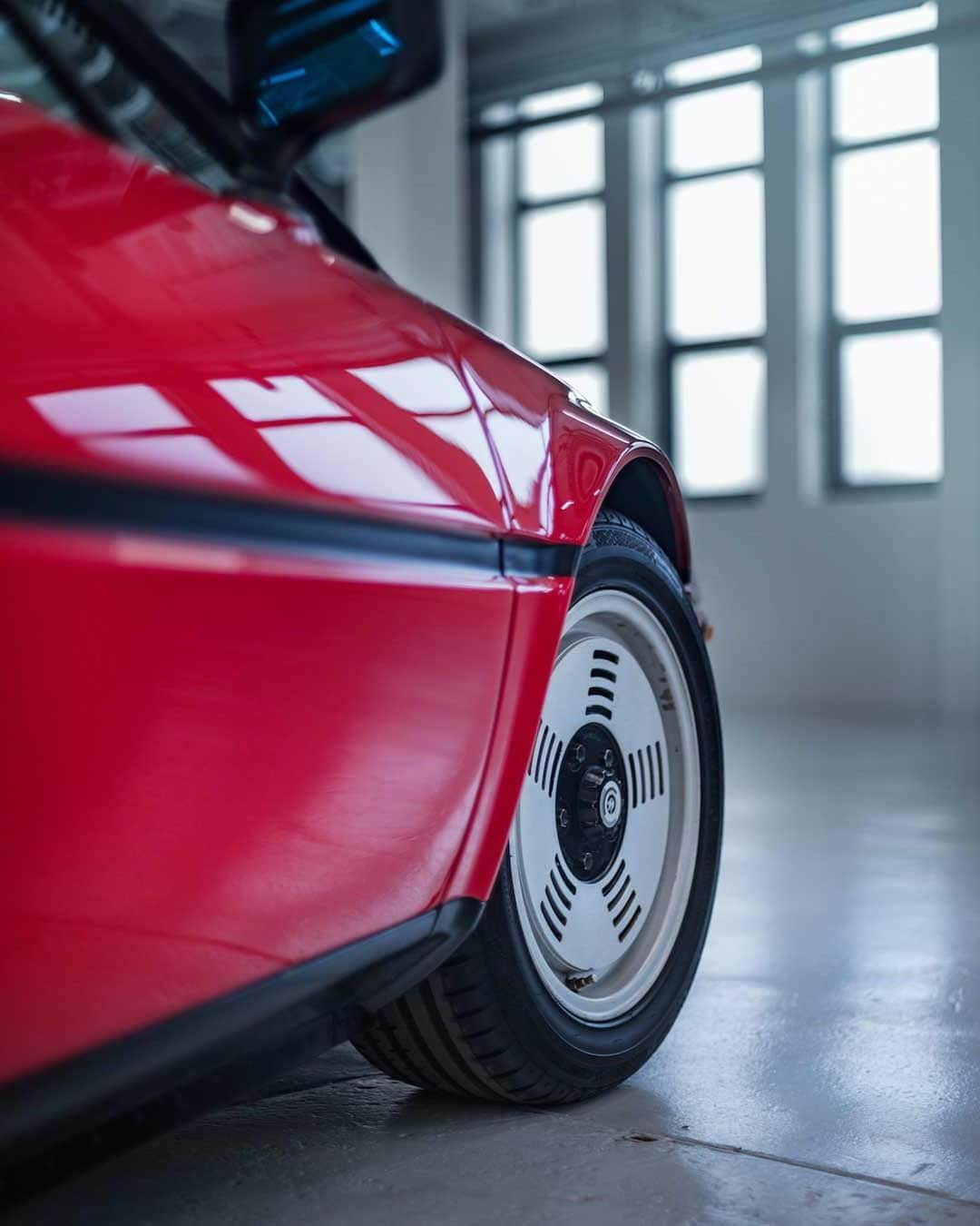 BMWさんのインスタグラム写真 - (BMWInstagram)「Perfect details of the past are still stunning. The BMW M1.  #BMW #M1 #BMWM @BMWM @bmwclassic」6月19日 0時21分 - bmw