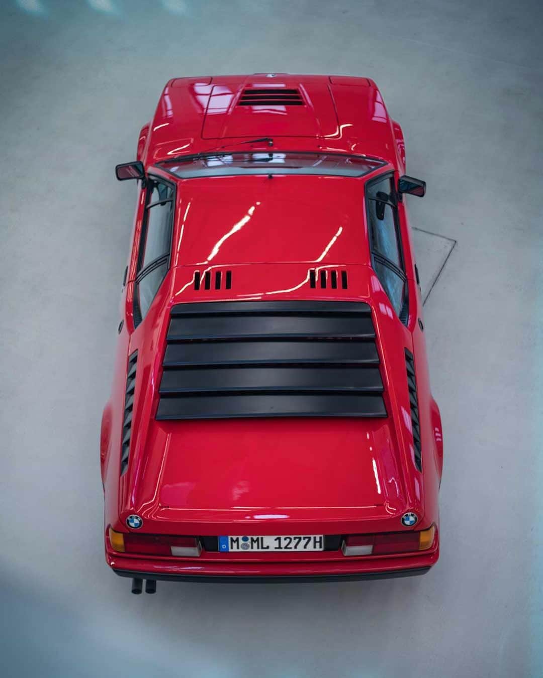 BMWのインスタグラム：「Perfect details of the past are still stunning. The BMW M1.  #BMW #M1 #BMWM @BMWM @bmwclassic」