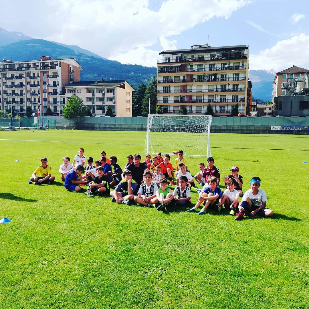 パオロ・デ・チェリエさんのインスタグラム写真 - (パオロ・デ・チェリエInstagram)「#C.G.C. AOSTA #campestivo #calcio #soccer #summer #sun」6月19日 0時31分 - paolo_deceglie