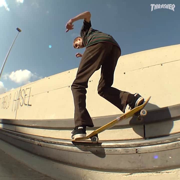 スラッシャーのインスタグラム：「🍕 @kungmao26 @chasewebb @bonnooor @duckkovacs & @michaelpulizzi in @pizzaskateboards BEAKS video 🍕 Now playing on the Thrasher app 📲 🎬 @ref_hughes」