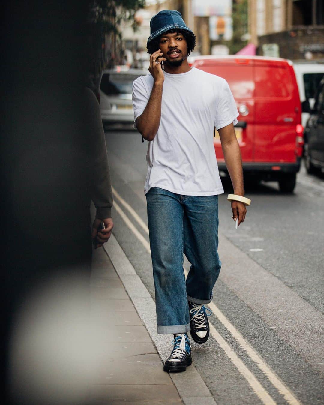 Levi's Japanさんのインスタグラム写真 - (Levi's JapanInstagram)「Street style with Levi’s® on London Fashion Week Mens. . リーバイス®最新コレクションはプロフリンクから . #LiveInLevis #LFWM 📷@garconjon #リーバイス #ロンドンファッションウィーク #ジーンズコーデ #デニムコーデ」6月19日 11時33分 - levis_japan