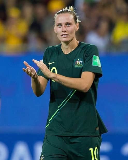 エミリー・バン エグモンドのインスタグラム：「Round of 16 🔜 #fifawwc」