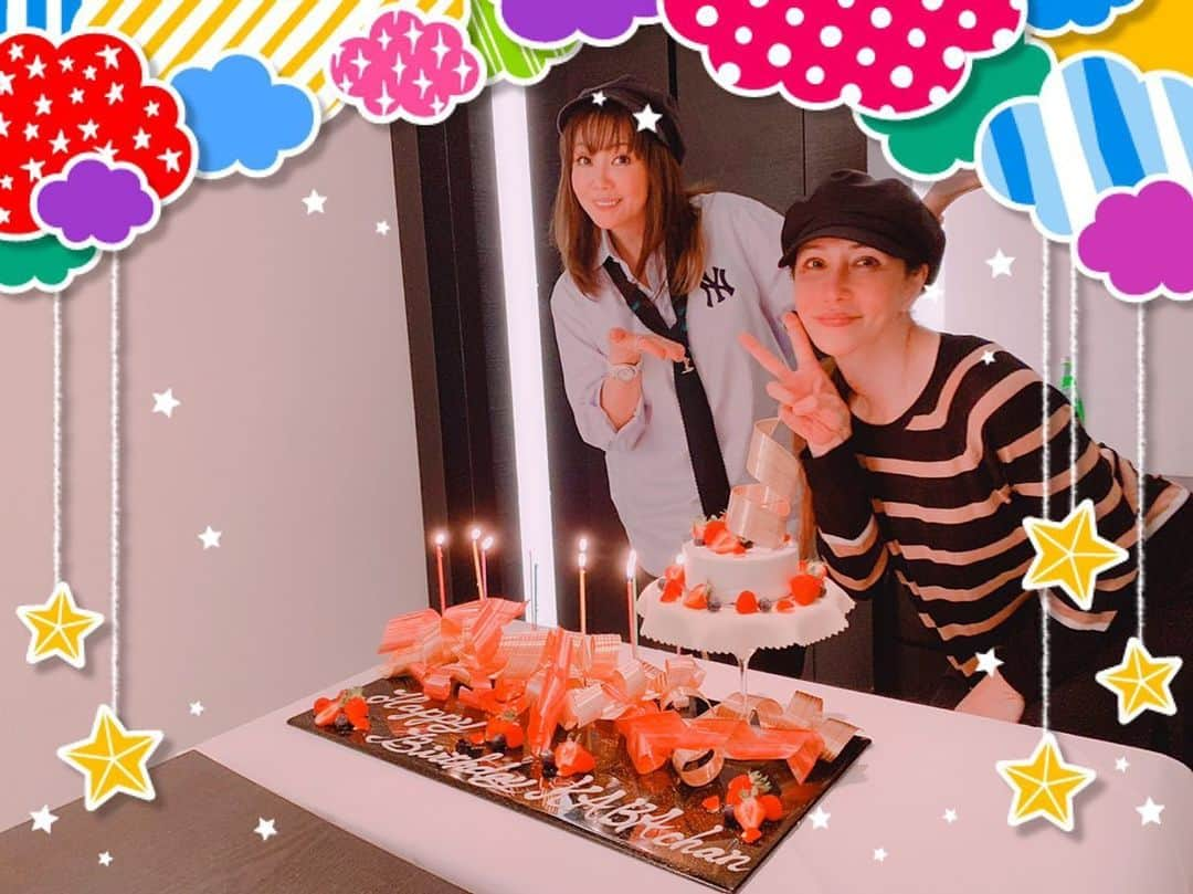 KABA.ちゃんさんのインスタグラム写真 - (KABA.ちゃんInstagram)「なっつ小川菜摘さんがお誕生日をお祝いしてくれました〜💕 とっても美味しいイタリアンレストランを予約してくれて、素敵なプレゼントからケーキまで本当にありがとうございました❣️ 沢山話をして大爆笑〜私が毎回36歳よって嘘つくから、まだ、40代だと思ってたなっつ！笑笑、  50歳になったのよ〜笑笑、  出会った頃からずっと変わらず仲良くしてくれる素敵な先輩であり、素敵なお友達であり、素敵な芸能界の姉であります〜  忙しい中、時間を作ってくれて本当にありがとうございました❣️素敵な50歳を迎える事が出来ました〜💕💕💕 @natsumi1230  #なっつ #小川菜摘 さん #お誕生日をお祝いしてくれました #ありがとうございました #美味しいイタリアンレストラン #素敵な誕生日プレゼント #可愛いバースデーケーキ #お腹いっぱい #毎回会う度に36歳よって嘘を付いてたから40代だと思ってたみたい #笑 #50歳 #50年も生きた #忙し中時間を作ってくれてありがとうございました #❤️❤️❤️ #出会った頃からずっと変わらず #素敵な先輩 #素敵なお友達 #素敵なお姉さん」6月19日 10時03分 - kabachan_official