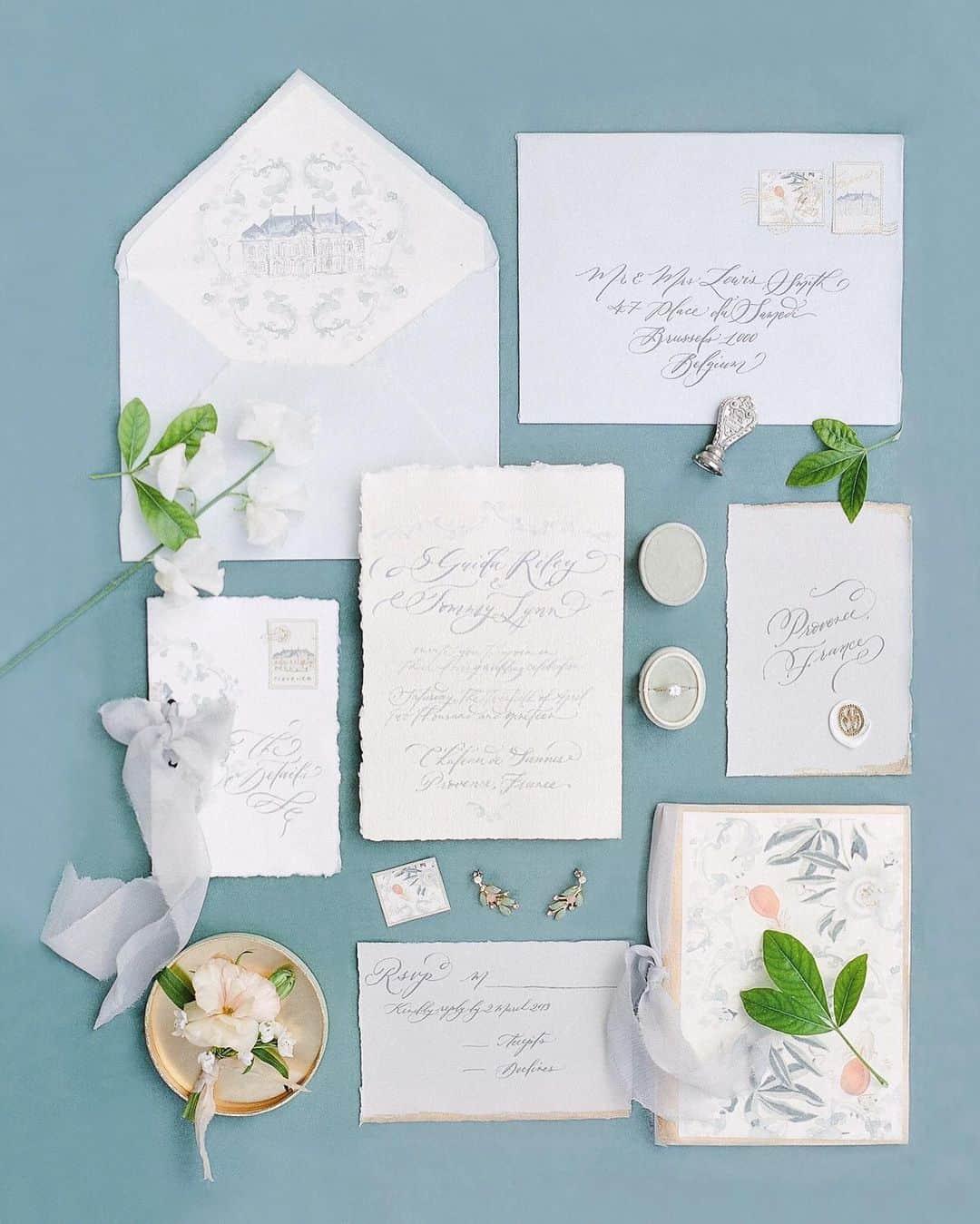 Veronica Halimさんのインスタグラム写真 - (Veronica HalimInstagram)「South of France handmade invitation series for @jenniferfoxweddings and @oliverflyphotography featured on @stylemepretty —  Photographer | @oliverflyphotography Planning & Design and Welcome Box | @jenniferfoxweddings Floral Design | @floresie Cake Design & Designer Cookies | @madeincake Venue | @chateaudesannes Makeup | @ylva.langenskiold Hair | @sarrana Tabletop Rentals | @maison.christina Linens | @madamedelamaison Ring Box | @je_promis Catering | @roland_paix Rentals | @be_lounge Stationer & Calligraphy | @truffypi Dress Designer | @berta Bridal Boutique | @metal_flaque Men’s Suit | @chrisvonmartial Women’s Shoes | @bellabelleshoes Vintage Car | @provenceclassics Jewelry & Accessories | @lindsaymariedesign #jenniferfoxweddings #stylemepretty . #dinnerdecor #weddingday #dinnersetting #menu #destinationwedding  #tablesetting #weddingdetails #weddingmenu #weddingday #weddingdecor  #cotedazurwedding #weddingtable #provencewedding #southoffrancewedding #destinationwedding #luxurywedding #weddingsouthoffrance #destinationweddingplanner #weddingplannerprovence #instawedding #bespokeweddingdress #vhcalligraphy #truffypi #ウェディング #ウェディングアイテム #カリグラフィー #カリグラファ #モダンカリグラフィー #カリグラフィースタイリング」6月19日 10時21分 - truffypi