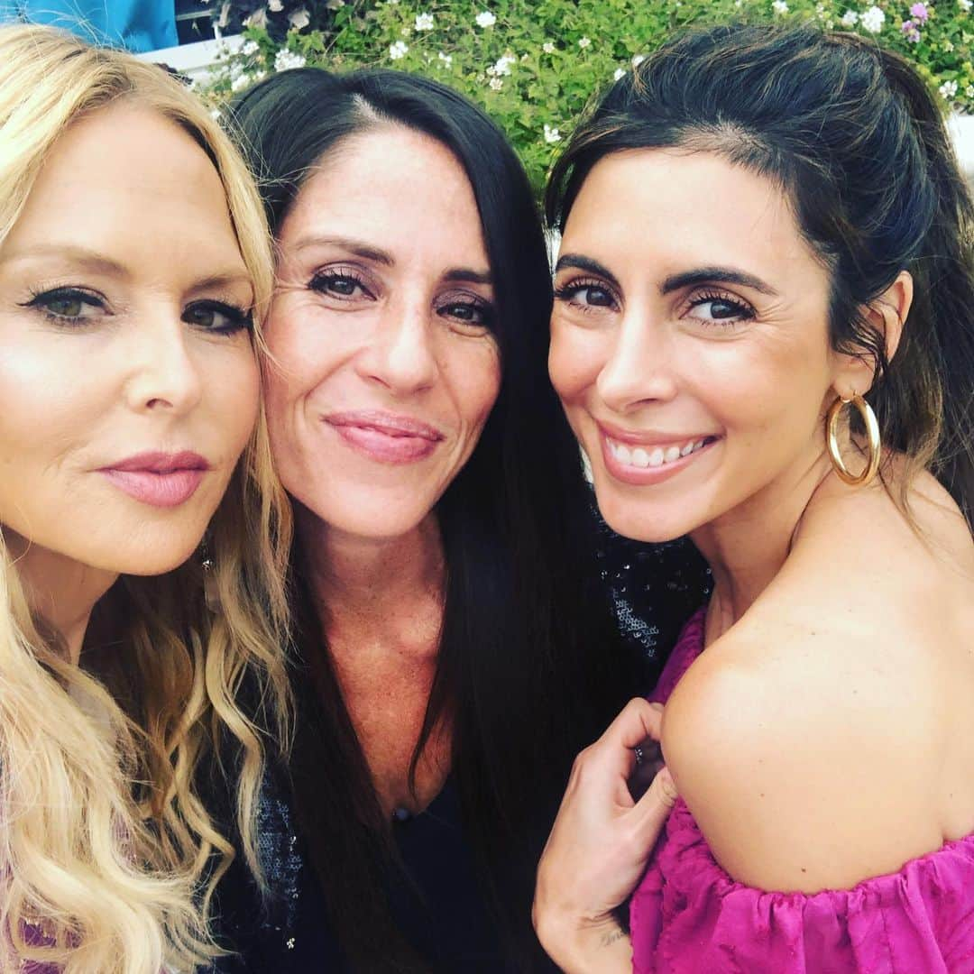 ジェイミー=リン・シグラーさんのインスタグラム写真 - (ジェイミー=リン・シグラーInstagram)「Celebrating @boxofstyle with the MOST stylish of all @rachelzoe 💕. And my heart grows every time I see you @moonfrye ❤️. #boxofstyle」6月19日 10時31分 - jamielynnsigler