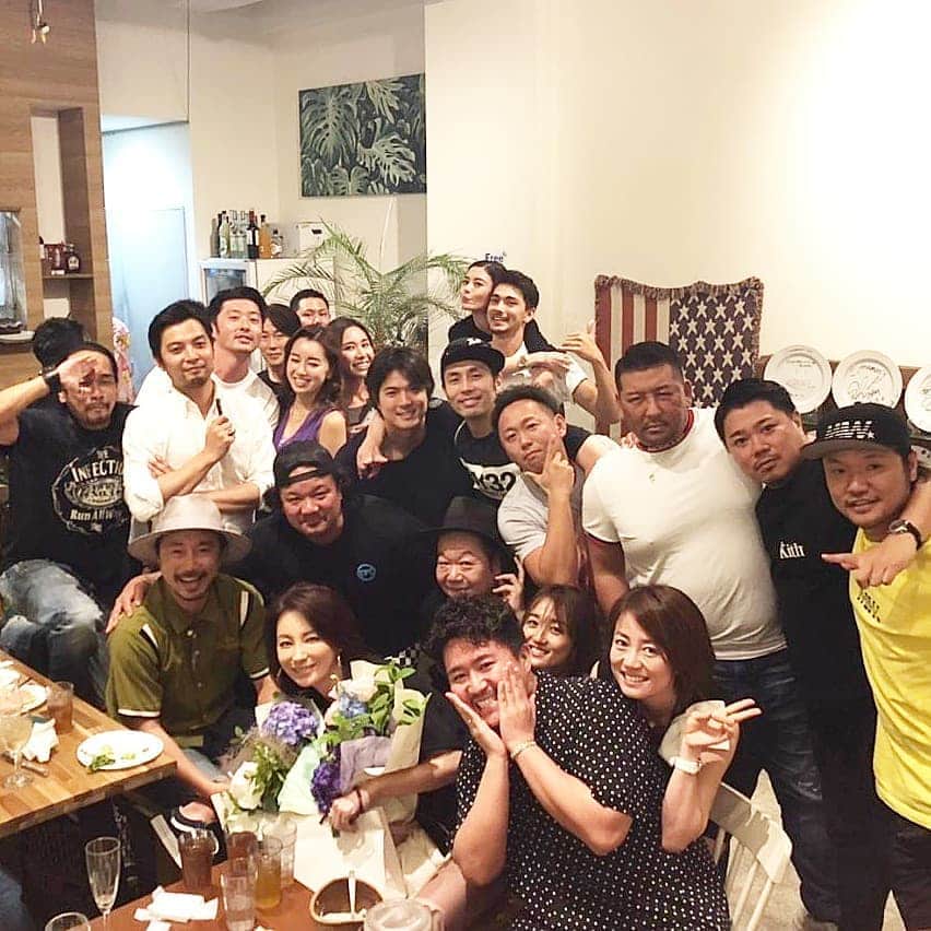 真山景子のインスタグラム：「大好きな人たちがみんな来てくれた❤ありがとう❤お誕生日会。タグ付け間に合わないw  同級生、brotherたち、大好きなモデル仲間、大好きな人しかいない❤❤しおりんも、おめでとう❤😘」