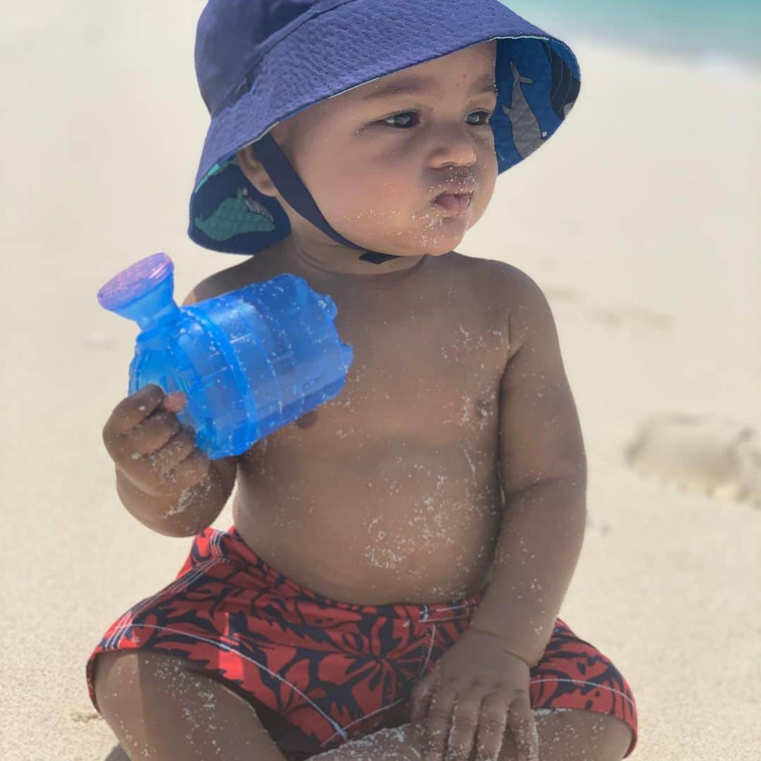 ジョン・ウォールさんのインスタグラム写真 - (ジョン・ウォールInstagram)「Bucket Hat A-Boogie...Vacation Vibes !!」6月19日 10時45分 - johnwall