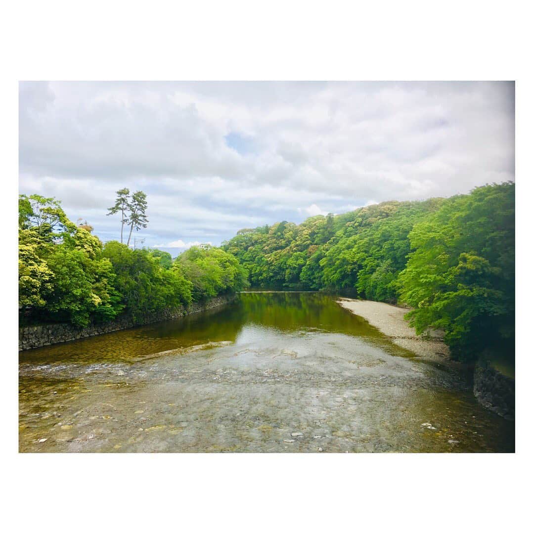 謝依旻さんのインスタグラム写真 - (謝依旻Instagram)「大自然～✨✨(這是5月時拍的... #japan#伊勢#五十鈴川#自然#nature #photo #風景」6月19日 11時12分 - igo_1116