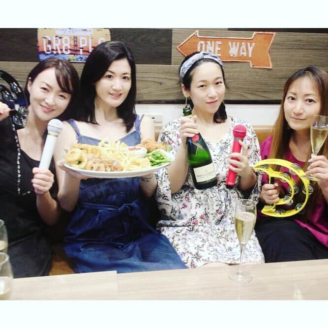 世手子さんのインスタグラム写真 - (世手子Instagram)「Real KARAOKE((o(^∇^)o)) Moët & Chandon with BIG ECHO prime EBISU 2nd store(*^^*) Thanks a lot for comments(*'ω'*) I am happy every day with everyone's support（≧∇≦） リニューアルしたBIG ECHOプライム恵比寿２号店に行ってきました(^.^) 今回のカラオケメンバーは本気で歌うからめっちゃ楽しいー！！！wwwwww リニューアルキャンペーン！みんなでモエを飲んだよ♪（ｖ＾＿＾）ｖ パーティプレートも美味しかったよ(*´꒳`*) リニューアルされたお部屋めっちゃ綺麗でした(*´∀｀*) カジュアルな雰囲気で広かった（＾ω＾） 入り口もゴージャスっっっっ #bigecho でテンション上げ！！ パワーチャージ(*´Д｀*) 今日のライブも大盛り上がり間違いなし！！！ #bigecho恵比寿店 #恵比寿 #pr」6月19日 11時23分 - rojide