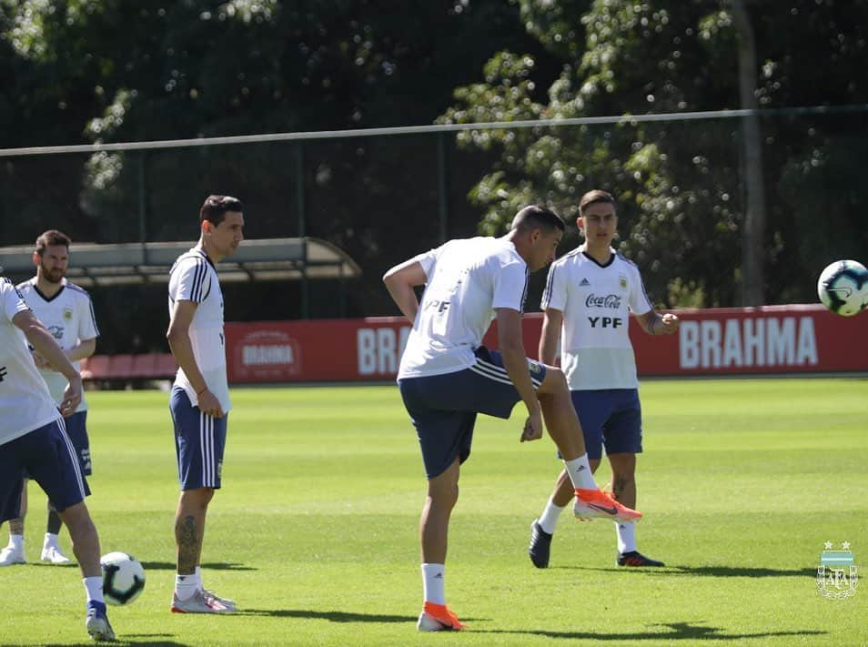 ロヘリオ・フネス・モリさんのインスタグラム写真 - (ロヘリオ・フネス・モリInstagram)「⚽️🇦🇷💪🏽👏🏽 @tatografias @afaseleccion」6月19日 2時43分 - funesmoriofi