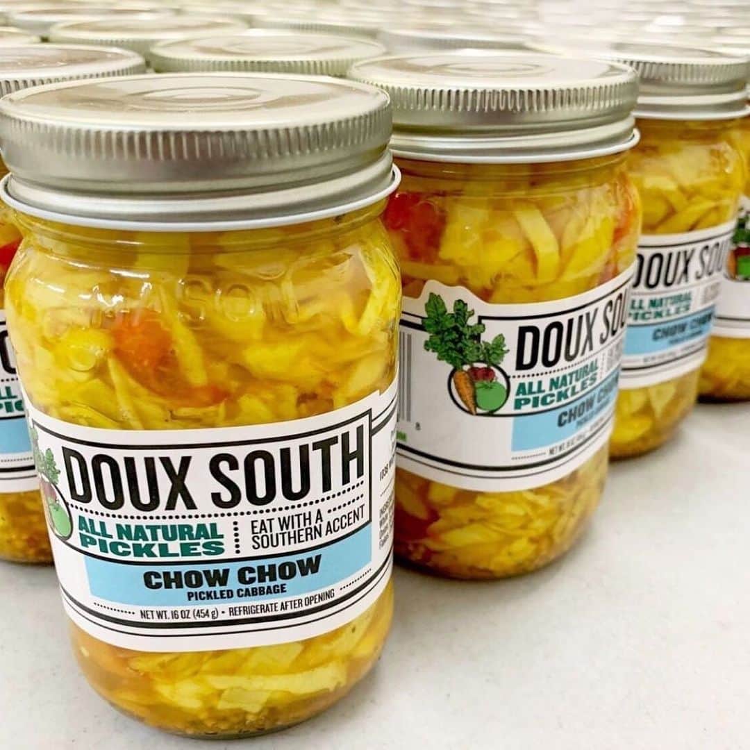 Whole Foods Marketさんのインスタグラム写真 - (Whole Foods MarketInstagram)「In true Southern tradition, @douxsouth’s Nick Melvin learned how to pickle in his mother’s kitchen, using vegetables from the family garden. He now makes pickles with a Southern accent in Atlanta, Georgia. Check out our story with founder Nick Melvin and click the #linkinbio to learn more. #LocalAtWholeFoods #MakesMeWhole」6月19日 2時45分 - wholefoods