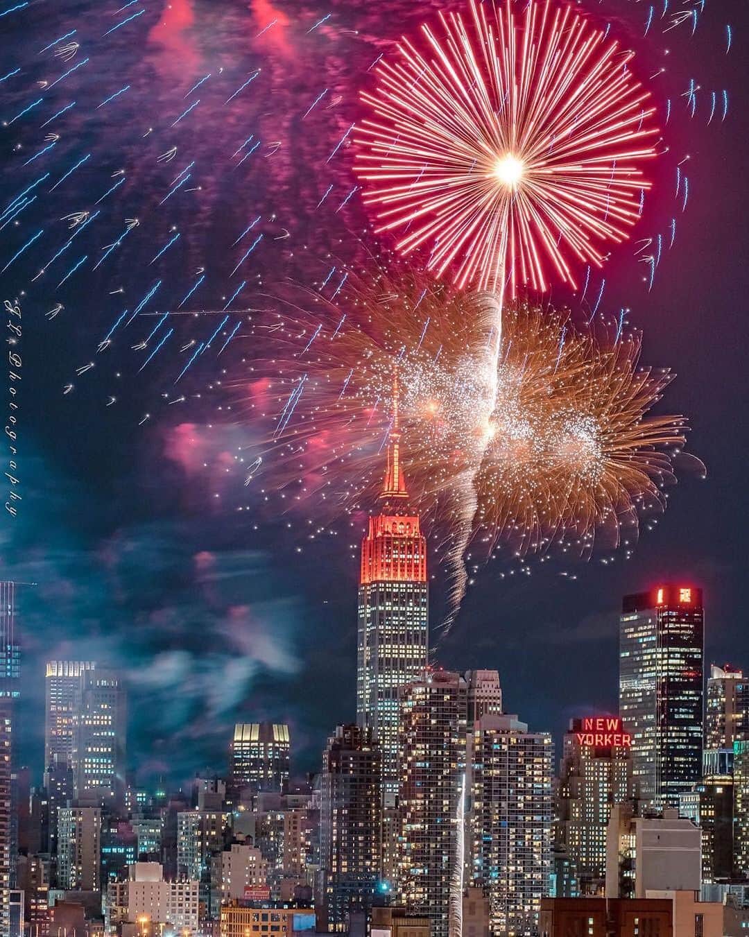 Empire State Buildingさんのインスタグラム写真 - (Empire State BuildingInstagram)「Cheers to the best July 4th you’ll ever experience 🥂 . Tap bio link to book your fireworks viewing party tix. 🎆 . 📷: @shotyouwithacam #EmpireStateBuilding 🎇 . . . . . . . . . . . . #nyc #newyork #newyorkcity #esb #empirestate #empirestateofmind #loves_nyc #ny_uncut #ilovenewyork #travelgram #bigapple #nightshooters #newyork_world #newyorkcitylife #thisisnyc #ilove_newyo #nycdotgram #city_of_newyork #ig_nyc #what_I_saw_in_nyc #newyorklike #newyork_instagram #nyclife #newyorklife #nycprimeshot #seeyourcity #new_york_shots #nyloveyou #travelgoals」6月19日 2時53分 - empirestatebldg