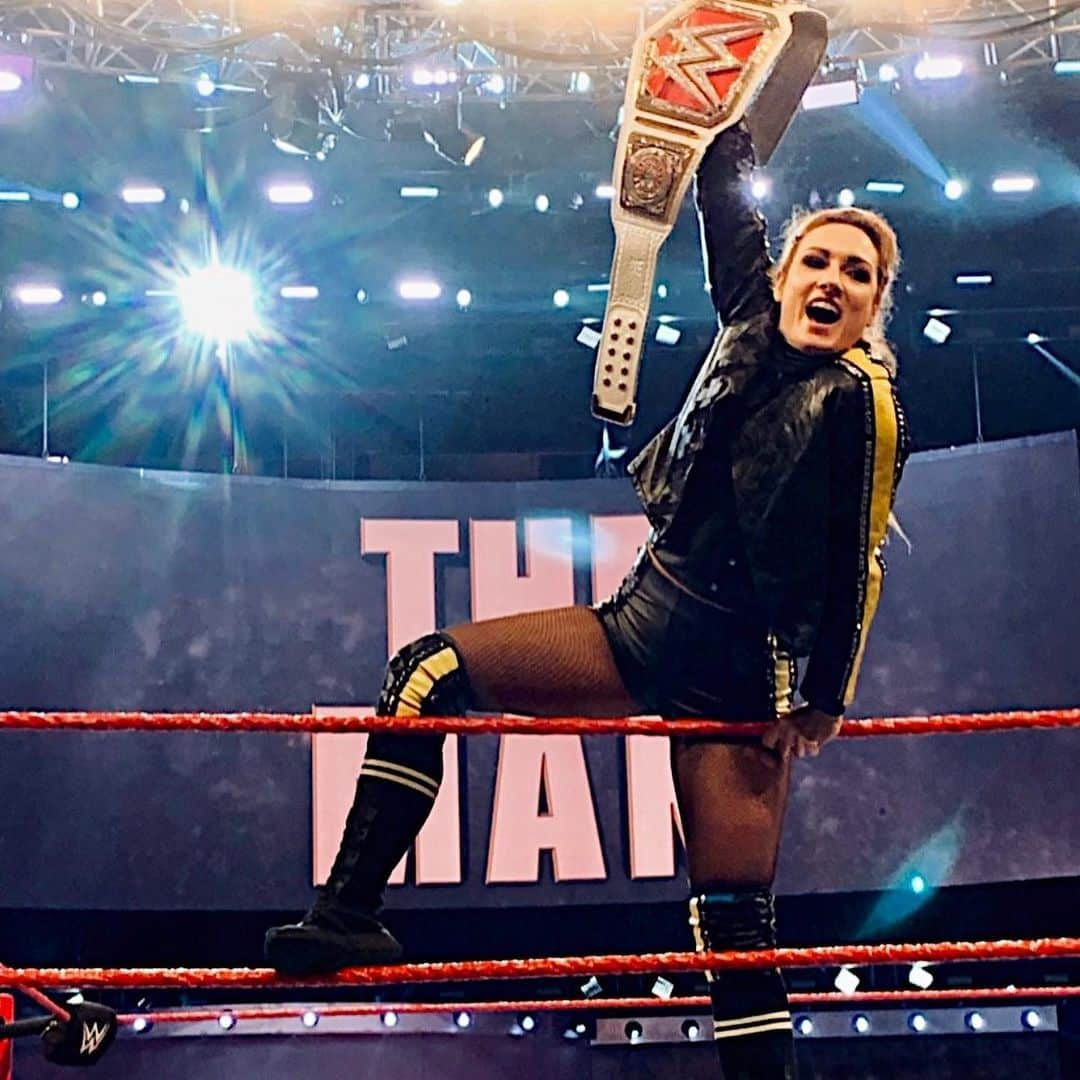 ジェナ・ディーワンさんのインスタグラム写真 - (ジェナ・ディーワンInstagram)「This. Was. Fun. Thank you @wwe for my first Raw💪🏽🎉」6月19日 3時02分 - jennadewan