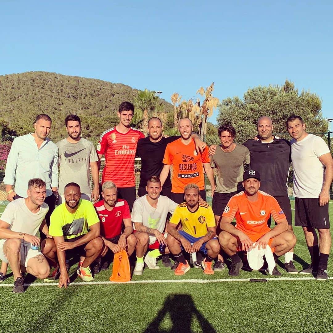マルコ・ヴェッラッティのインスタグラム：「It was a beautiful day #ibiza ⚽️☀️」
