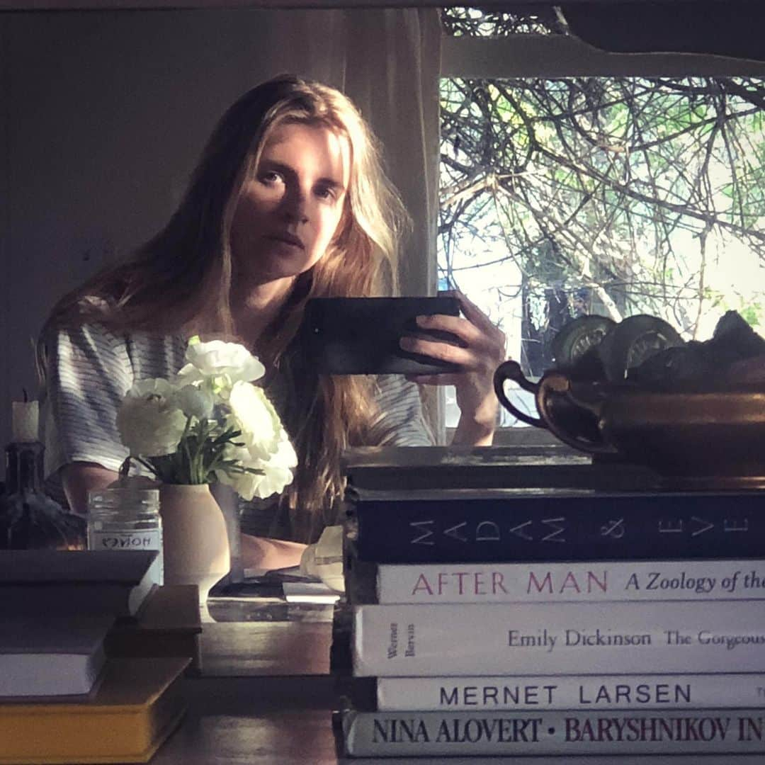 ブリット・マーリングさんのインスタグラム写真 - (ブリット・マーリングInstagram)「👁」6月19日 3時41分 - britmarling