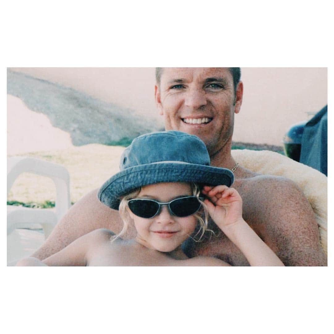 サーシャ・ピーターズのインスタグラム：「Better late than never!  Dad, I am so glad I got to spend Father’s Day with you this year. Thank you for teaching me to evoke joy in good times and in bad times. You have taught me so many lessons but there is always one that stands out. You have taught me to have passion and perseverance in everything I do. Passion and perseverance in who I love and why, passion and perseverance in my job, and passion and perseverance even when life gets hard. Thank you for teaching me to be strong.  Hudson, thank you for being the best fur baby daddy around. I love watching you love them. Even through stepping in dinner plate sized poop, unexplainable shedding, consistent drool, and more...you have always stepped up. I can’t wait to see you with our kids one day. I am always celebrating you two, @seanpietersesnapshots & @hudsonsheaffer 🥰」