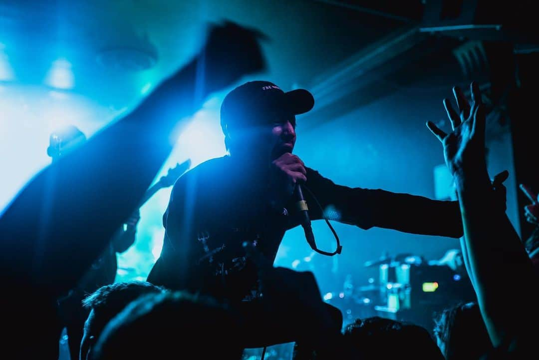 Crystal Lakeさんのインスタグラム写真 - (Crystal LakeInstagram)「Thank you Dublin, Ireland last night 🇮🇪 You guys were BLAST!! We’ll be back soon!  Thanks to having us @theamityaffliction! See you guys in Italy 🇮🇹 Photo: @johngyllhamn  #CrystalLake #Helix #WorldTour2019 #TheAmityAffliction」6月19日 3時40分 - crystallake777