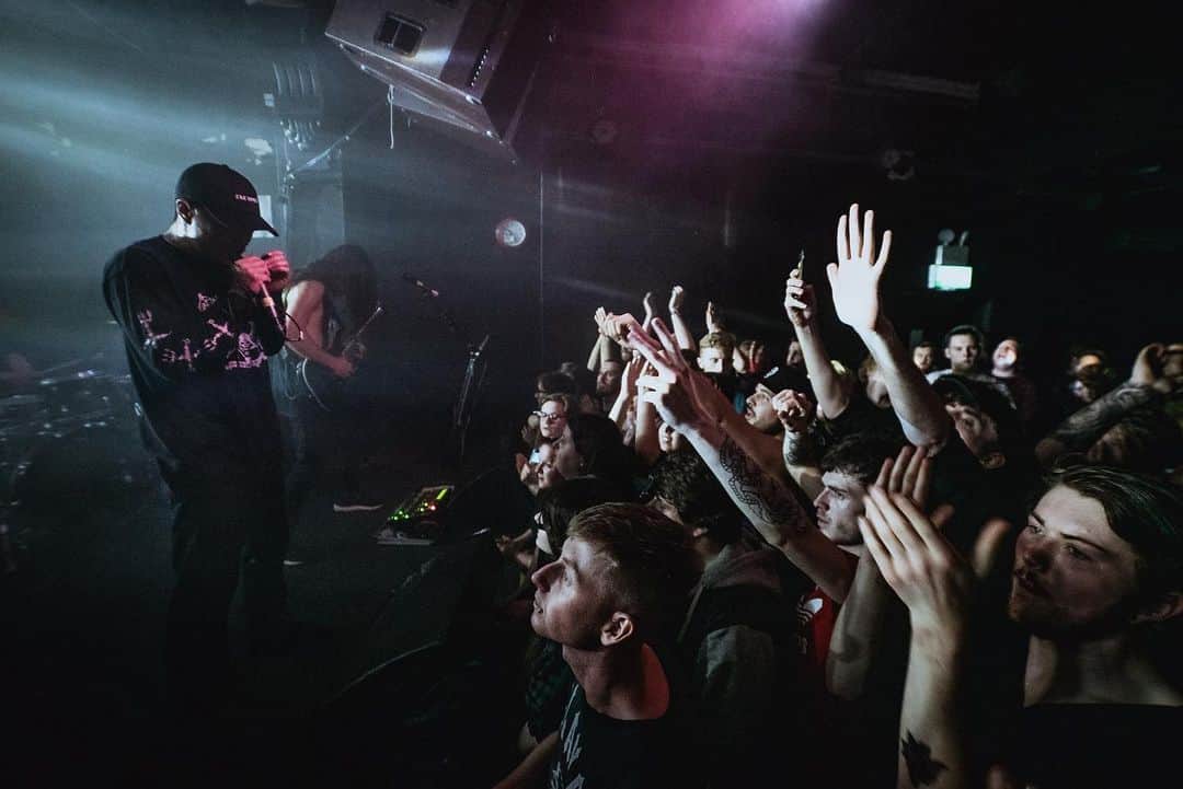 Crystal Lakeさんのインスタグラム写真 - (Crystal LakeInstagram)「Thank you Dublin, Ireland last night 🇮🇪 You guys were BLAST!! We’ll be back soon!  Thanks to having us @theamityaffliction! See you guys in Italy 🇮🇹 Photo: @johngyllhamn  #CrystalLake #Helix #WorldTour2019 #TheAmityAffliction」6月19日 3時40分 - crystallake777