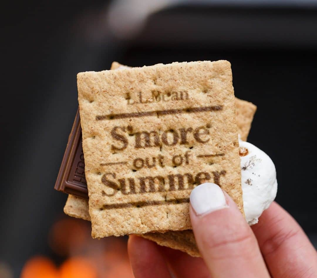 L.L.Beanさんのインスタグラム写真 - (L.L.BeanInstagram)「Four in five Americans say summer passes by too fast. We’re launching an initiative to help you make the most of it. Up for some free summer fun? Discover all the ways you can get #SmoreOutofSummer.  Learn more: www.smoreoutofsummer.com」6月19日 3時46分 - llbean