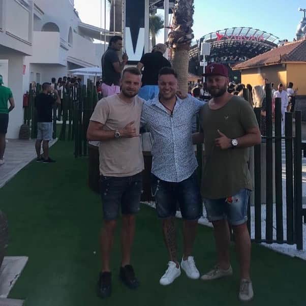 ダニエル・ブロジンスキのインスタグラム：「Vacation Ibiza 🤙🏻」