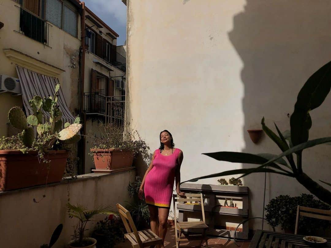 ナオミ・シマダのインスタグラム：「postcards from palermo 💕」