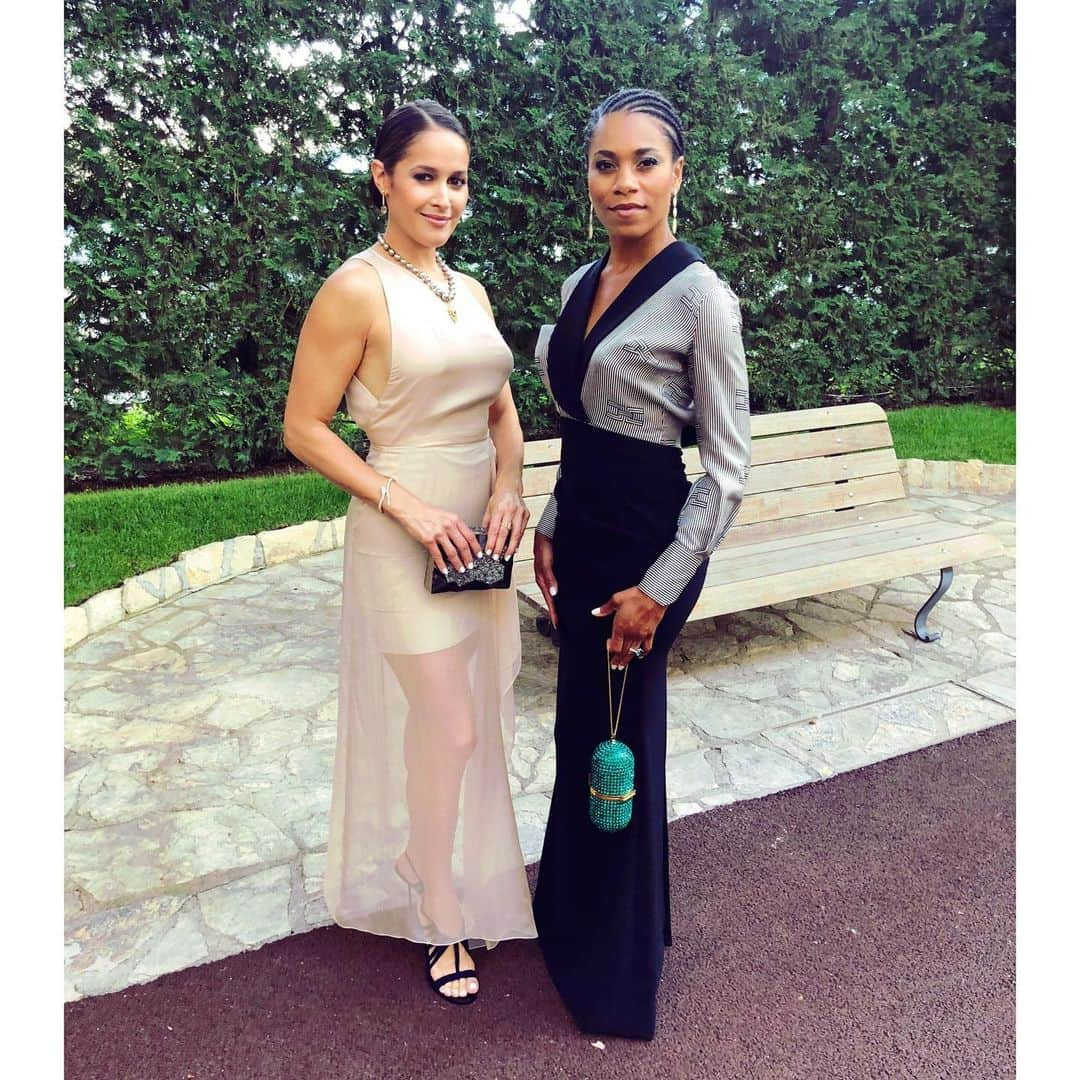 Kelly McCrearyさんのインスタグラム写真 - (Kelly McCrearyInstagram)「Once upon a time, in a land far away... Had a fairy tale evening with my gorgeous @byshondaland cousin @jainaleeortiz. Swipe! #wewillneverberoyals #butwegottotakepicswithsome. Absolutely loved my look by @Lisaandtylerj, @marjthestylist and @bridjett_makeup.✨✨✨ Dress- @elisabettafranchi Ring- @gemvara Bag- @marzook_official Shoes- @pollicelee @3publicrelations」6月19日 5時33分 - seekellymccreary