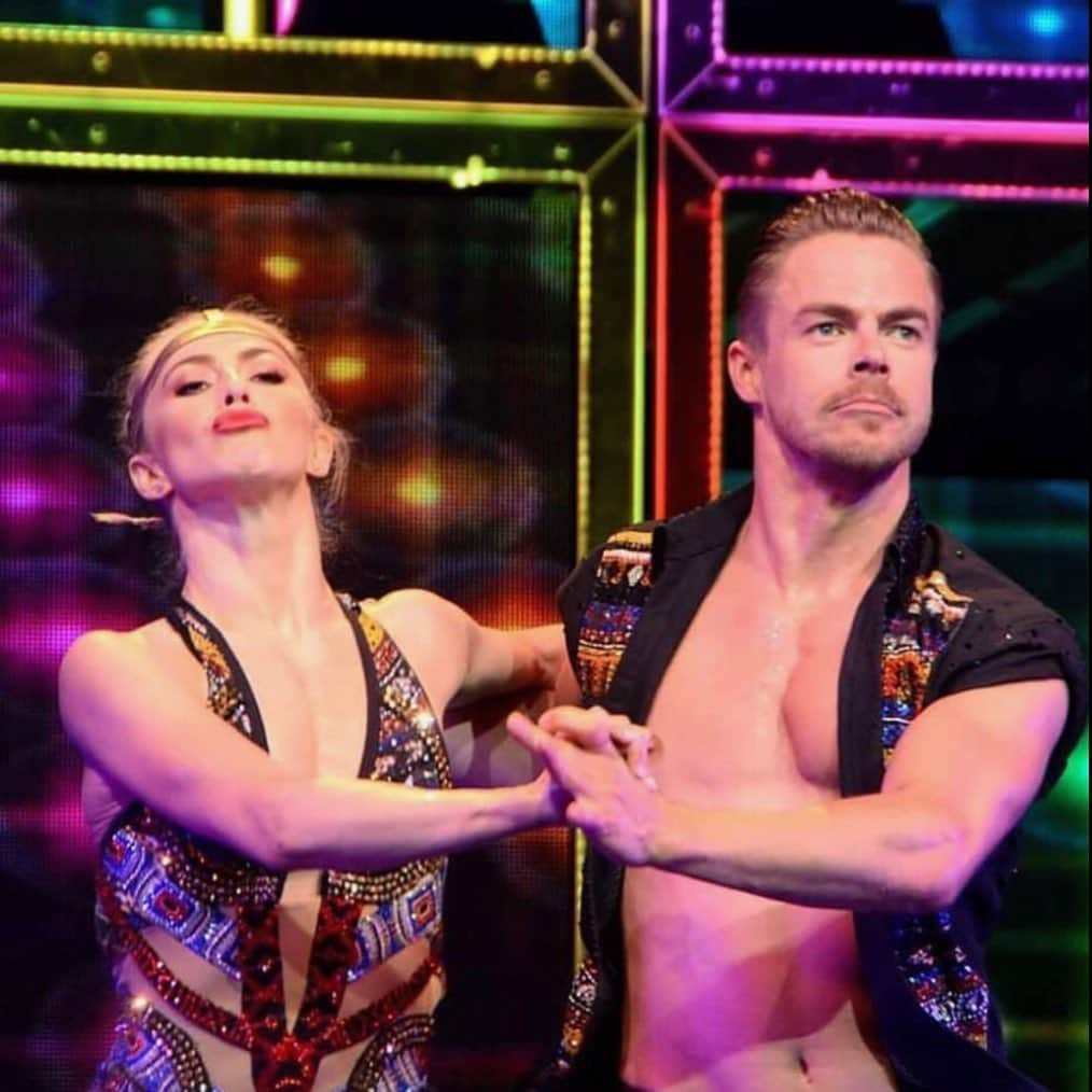 ジュリアン・ハフさんのインスタグラム写真 - (ジュリアン・ハフInstagram)「Hey @DerekHough, here’s your weekly reminder to watch @agt tonight and take notes on how to judge it like Jules on and off the dance floor! 😛💜😝😈」6月19日 6時01分 - juleshough