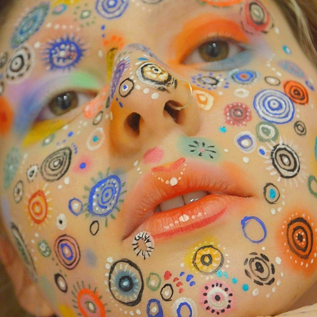 Instagramさんのインスタグラム写真 - (InstagramInstagram)「“I’ve had moments of makeup inspiration that come in the middle of the night. If the urge is strong enough, I’ll paint it at 3 a.m.,” says 22-year-old makeup artist, filmmaker and musician Kiko Nafig (@kikopaint). “I use my face as a canvas because it’s convenient, but the intent is to create something outside of my own self. It’s almost an attempt at an ‘anti-selfie.’” Photo by @kikopaint」6月19日 6時06分 - instagram