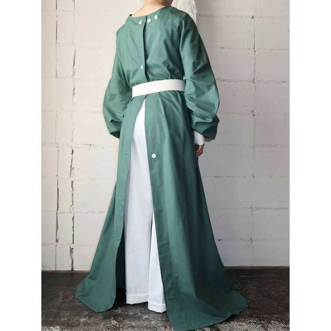 吉祥寺 古着屋 Orfeoのインスタグラム：「Sweden Surgical Long Smock  #Orfeo #Kichijoji #Tokyo #vintage #used #fashion #coodinate #outfits #オルフェオ #吉祥寺 #東京 #古着 #古着屋 #ヴィンテージ #ユーズド #ファッション #コーディネート  掲載商品のお問い合わせはメールにて承っております。コメント、DMでのお問い合わせは受け付けておりませんのでご了承ください。」